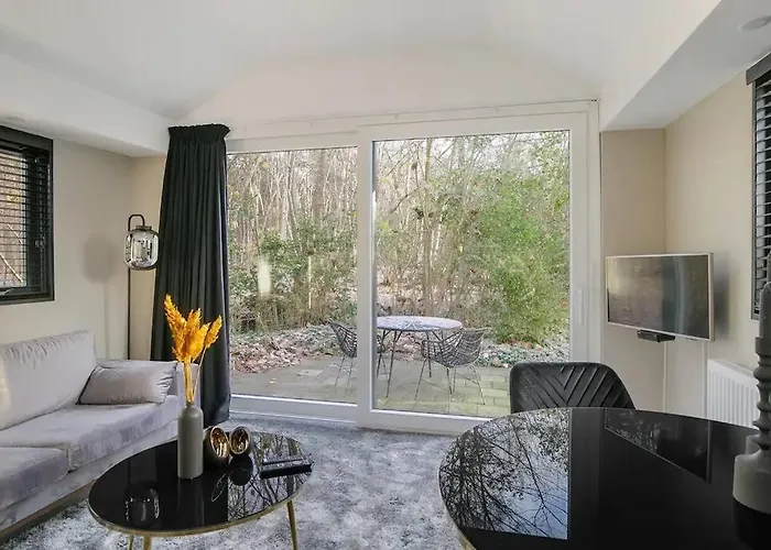 Vakantiehuis Relaxed Luxe Boszichthuisje Met Jacuzzi Bospark Ijsselheide *