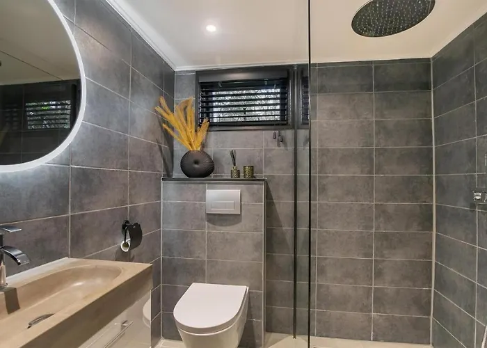 Relaxed Luxe Boszichthuisje Met Jacuzzi Bospark Ijsselheide Vakantiehuis