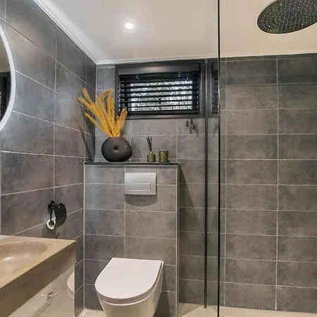 Relaxed Luxe Boszichthuisje Met Jacuzzi Bospark Ijsselheide Vakantiehuis
